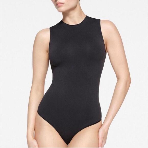 SKIMS Essential Crew Neck Sleeveless Bodysuit - XS - Picture 1 of 2